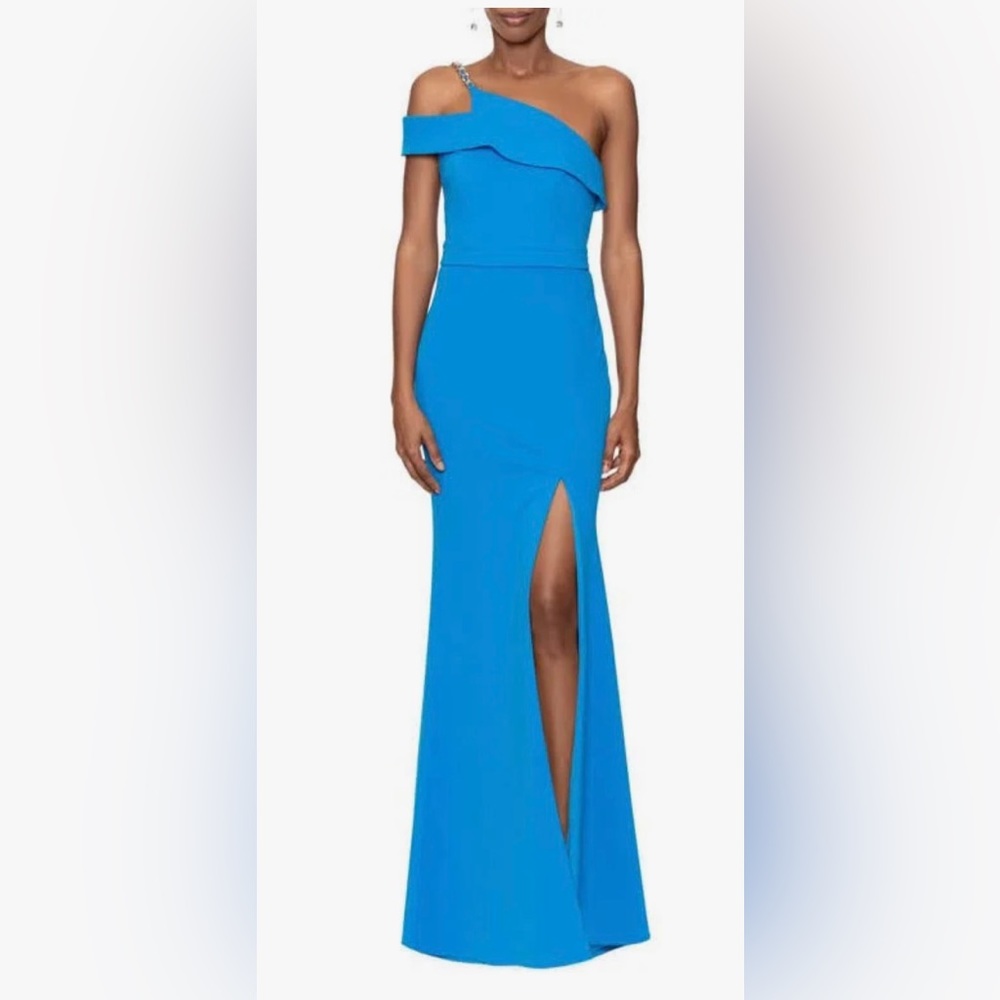 BEAUTIFUL XScape One-Shoulder Scuba Crepe Mermaid Gown. Size 2